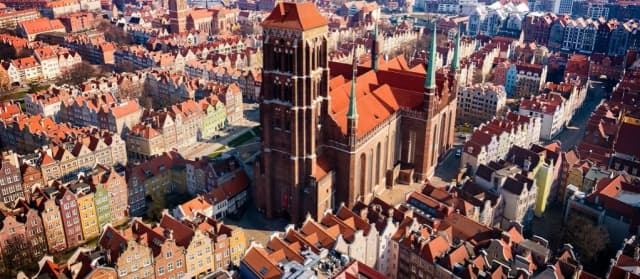 Gdzie można polecieć z Gdańska? Najlepsze kierunki na wakacje Gdzie można polecieć z Gdańska? Najlepsze kierunki na wakacje